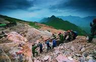 探索浙西玉岩山：神秘的血色宝石之旅