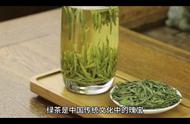 探索绿茶的制作过程和冲泡技巧，以及其健康益处